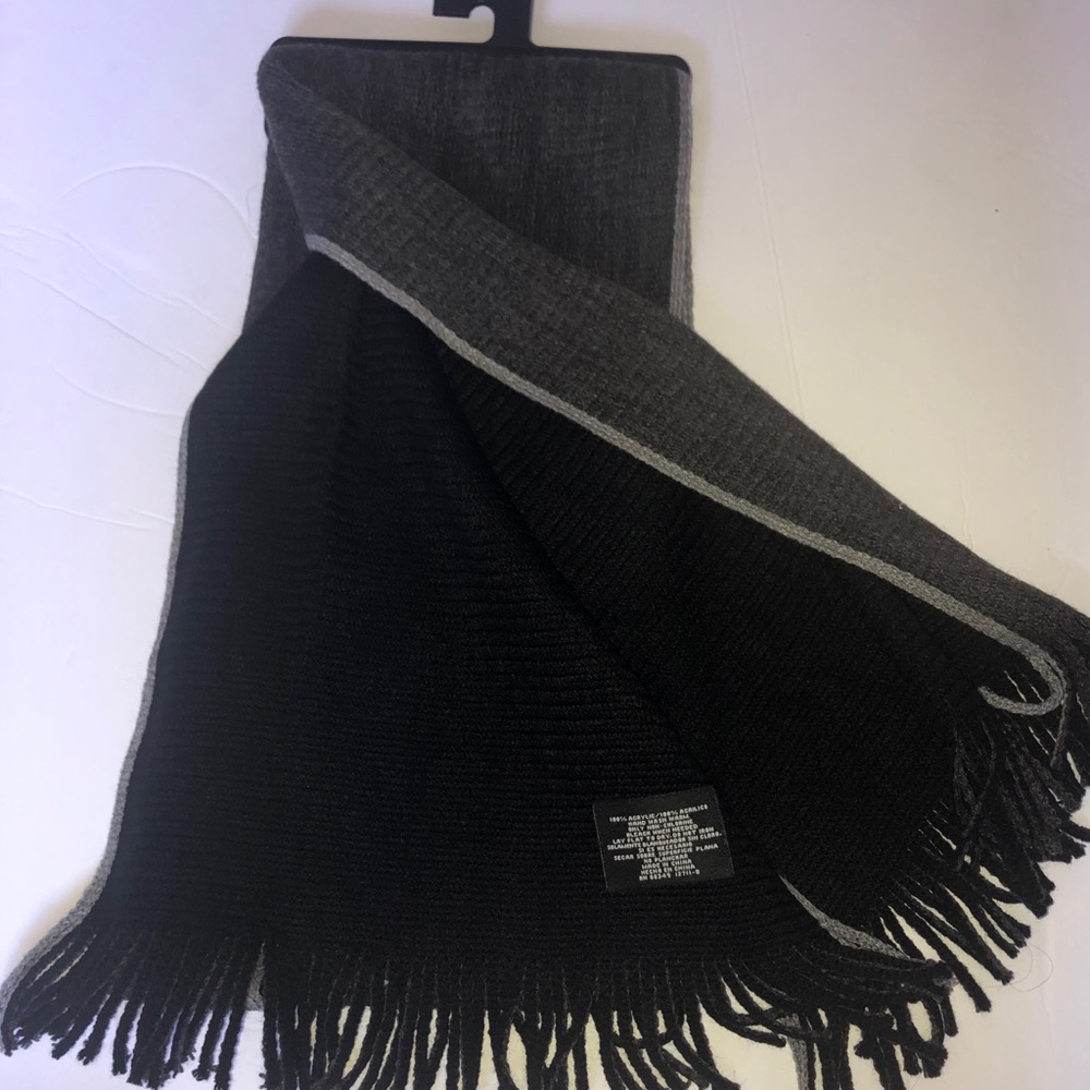 J Ferrar Men’s Reversible Scarf NWT